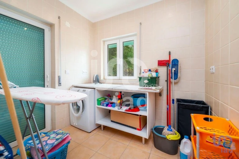 Moradia T4 para Venda em Quelfes Foto 11