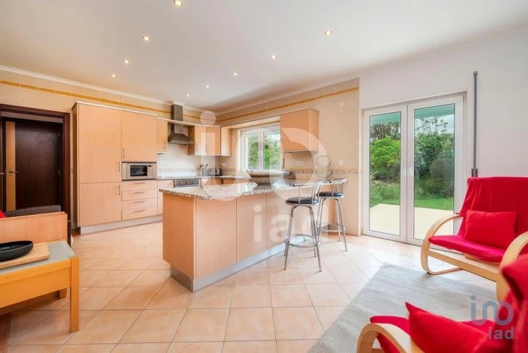 Moradia T4 para Venda em Quelfes Foto 8