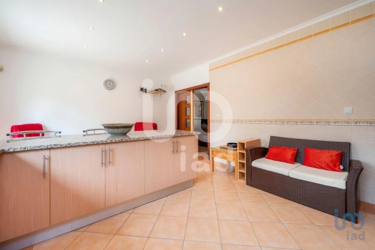 Moradia T4 para Venda em Quelfes Foto 10