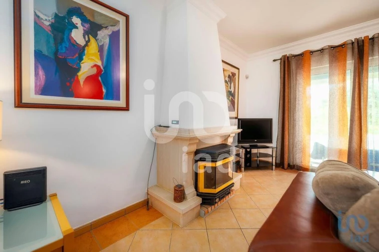 Moradia T4 para Venda em Quelfes Foto 5