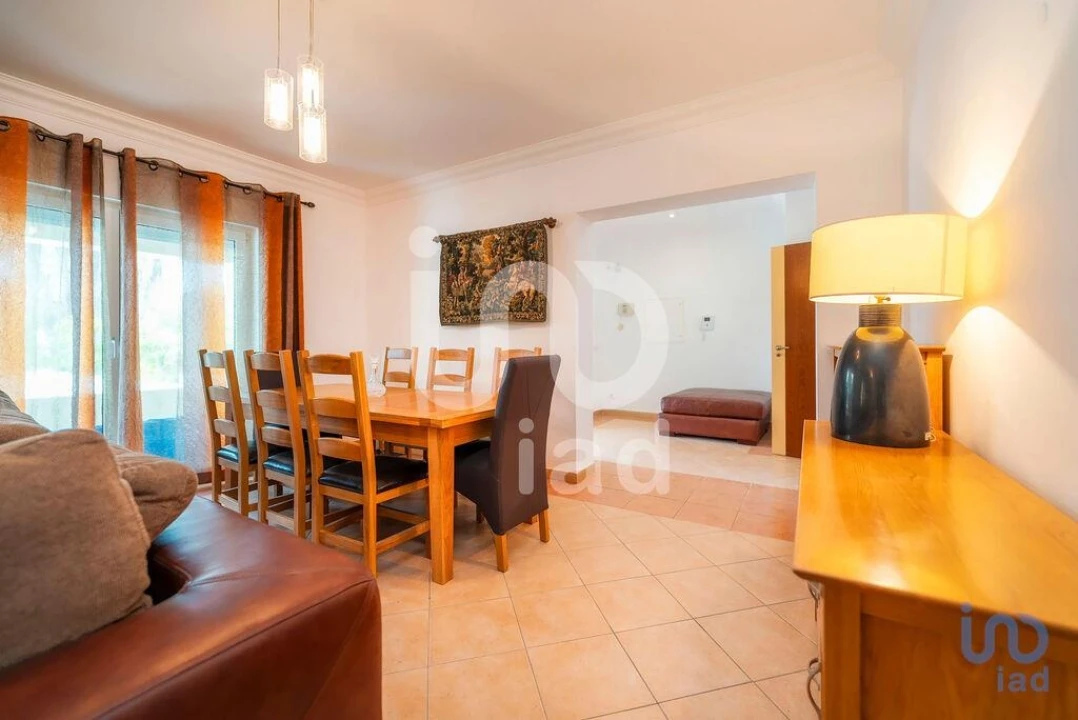 Moradia T4 para Venda em Quelfes Foto 4