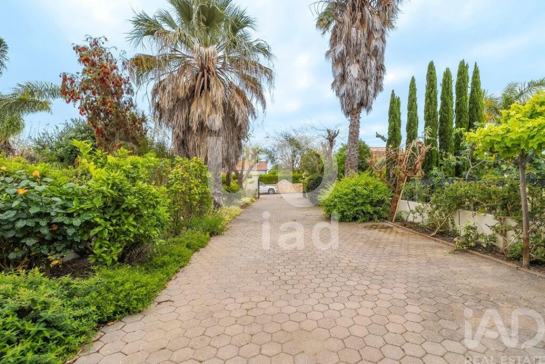 Moradia T4 para Venda em Quelfes Foto 27