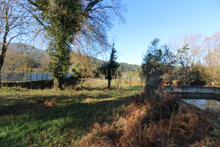 Terreno para Venda em Cornes Foto 5