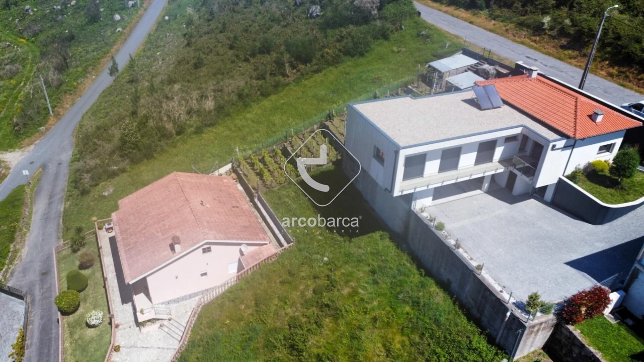 Moradia T3 para Venda em Bravães Foto 20