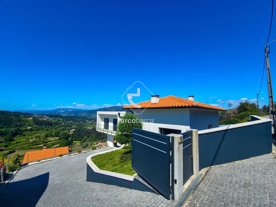 Moradia T3 para Venda em Bravães Foto 13