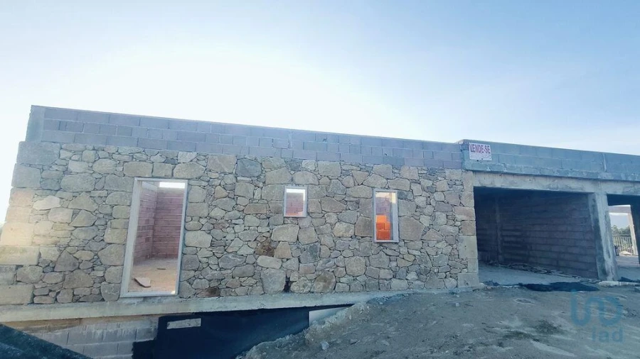 Moradia T3 para Venda em Gandra e Taião