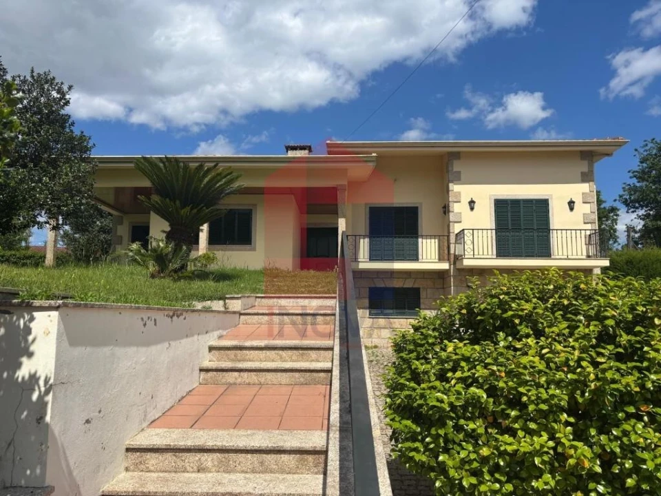 Moradia T4 para Venda em Lago Foto 63