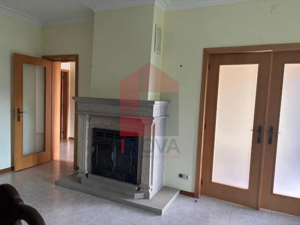 Moradia T4 para Venda em Lago Foto 7