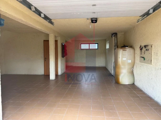 Moradia T4 para Venda em Lago Foto 28