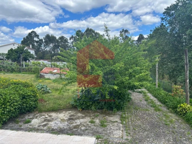 Moradia T4 para Venda em Lago Foto 32