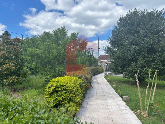 Moradia T4 para Venda em Lago Foto 52