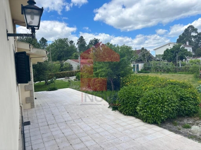 Moradia T4 para Venda em Lago Foto 31