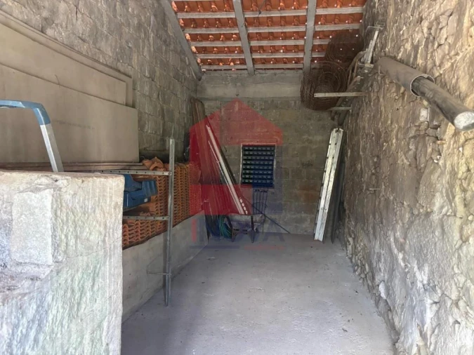 Moradia T4 para Venda em Lago Foto 48