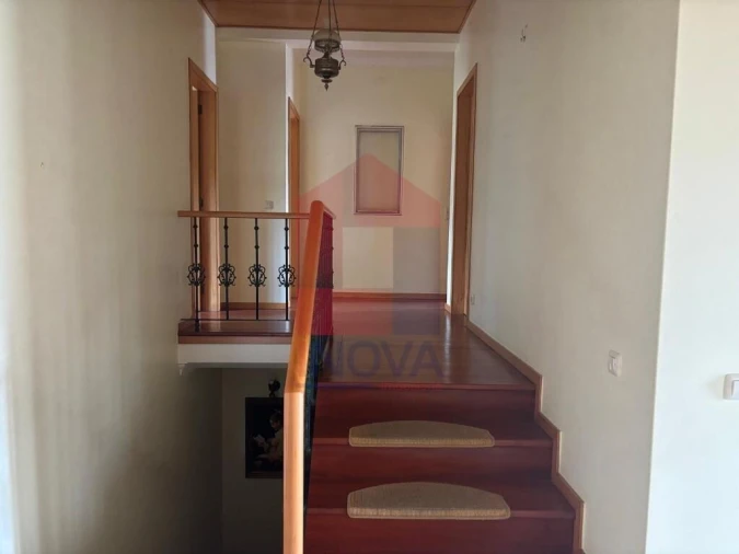 Moradia T4 para Venda em Lago Foto 10