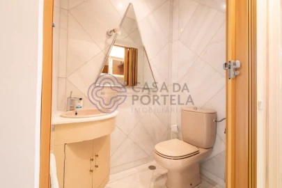 Moradia T5 para Venda em Aldoar, Foz do Douro e Nevogilde