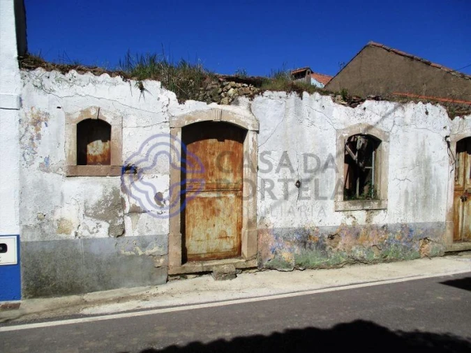 Moradia T1 para Venda em Casais e Alviobeira