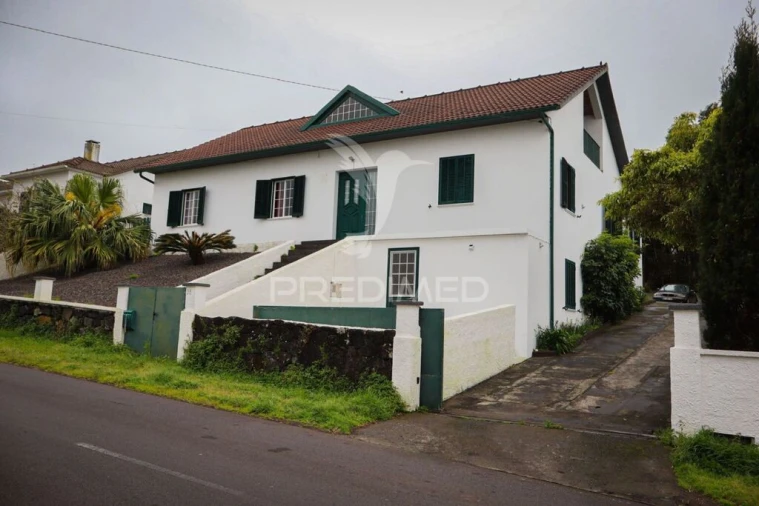 Moradia T5 para Venda em Madalena Foto 3