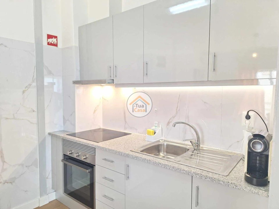 Apartamento T1 para Arrendamento em Quarteira Foto 3