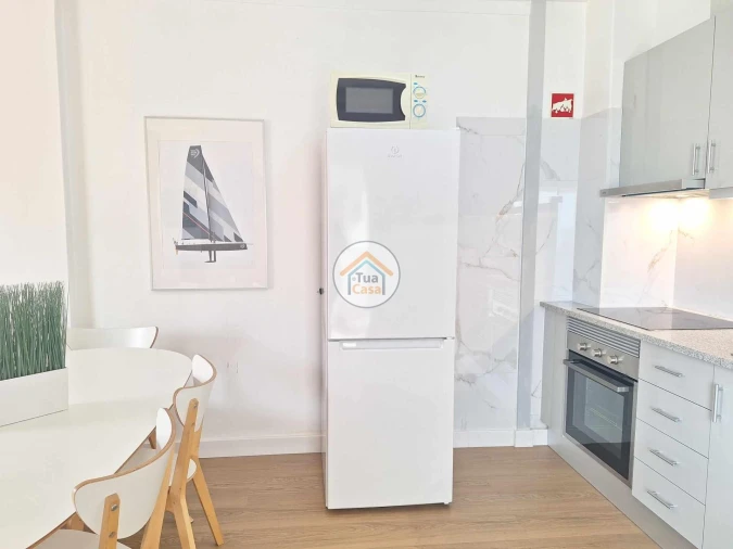 Apartamento T1 para Arrendamento em Quarteira Foto 4
