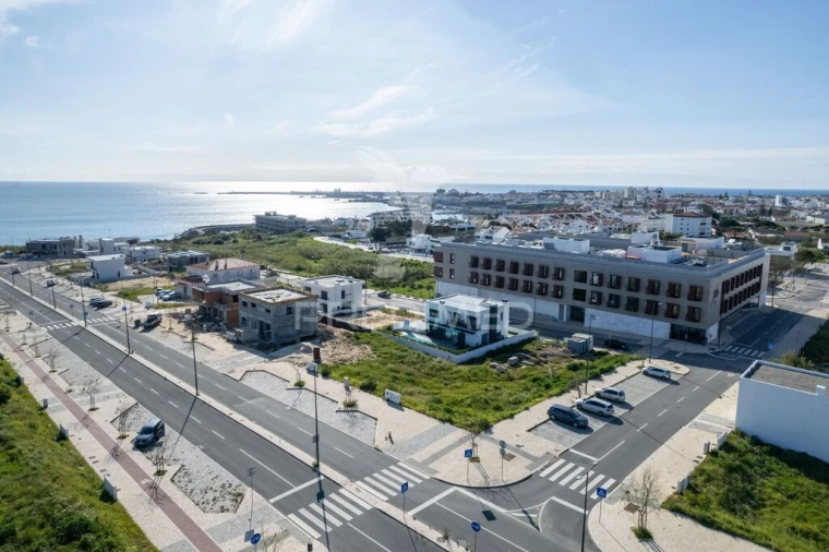 Terreno para Venda em Sines Foto 2