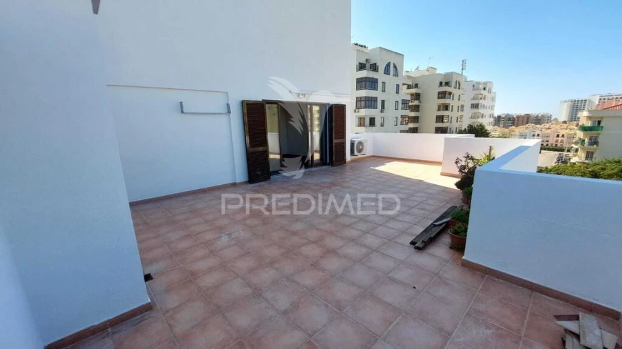 Apartamento T2 para Venda em Quarteira Foto 11