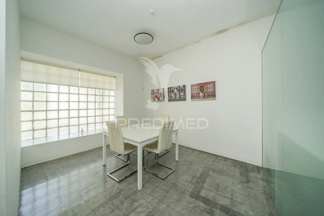 Armazém para Venda em Urgezes Foto 7