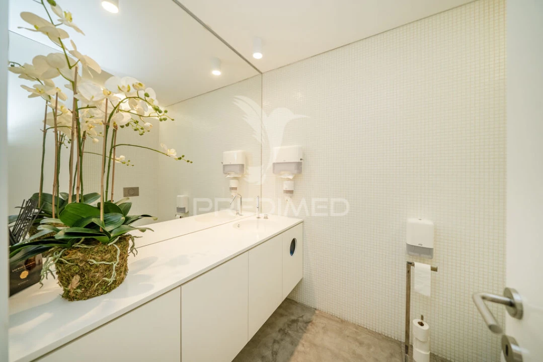 Armazém para Venda em Urgezes Foto 15