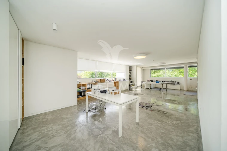 Armazém para Venda em Urgezes Foto 9