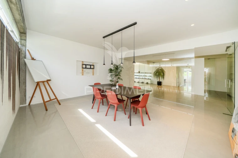 Armazém para Venda em Urgezes Foto 6