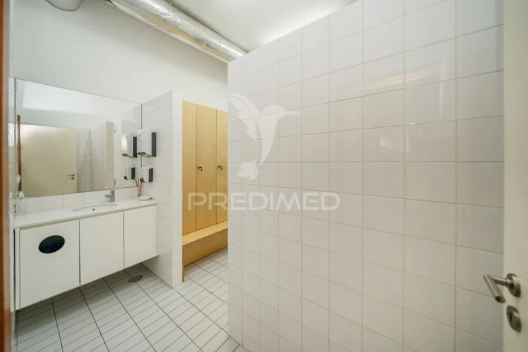 Armazém para Venda em Urgezes Foto 19