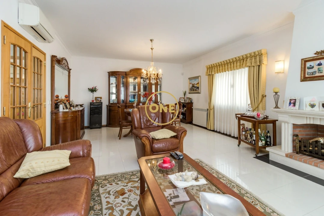 Moradia T4 para Venda em Ramada e Caneças Foto 37