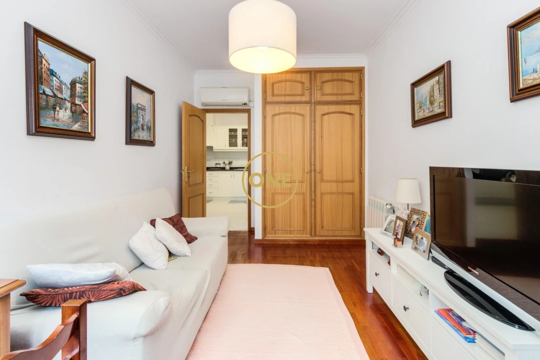 Moradia T4 para Venda em Ramada e Caneças Foto 33