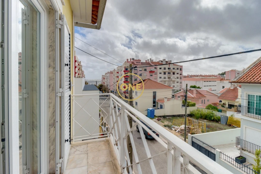 Moradia T4 para Venda em Ramada e Caneças Foto 7