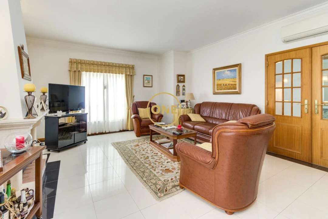 Moradia T4 para Venda em Ramada e Caneças Foto 36