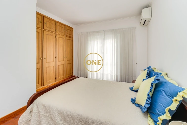 Moradia T4 para Venda em Ramada e Caneças Foto 11