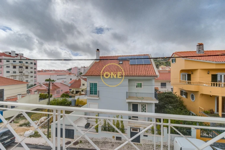 Moradia T4 para Venda em Ramada e Caneças Foto 9