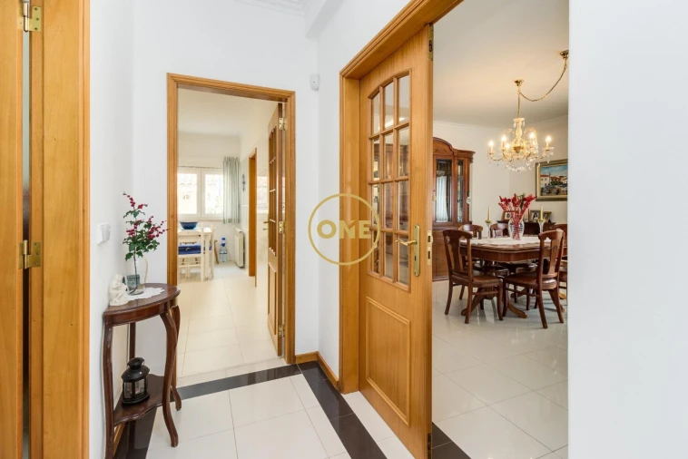 Moradia T4 para Venda em Ramada e Caneças Foto 28