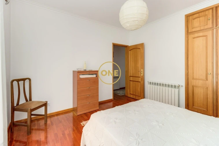 Moradia T4 para Venda em Ramada e Caneças Foto 16