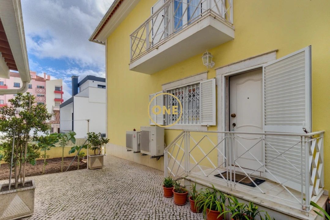 Moradia T4 para Venda em Ramada e Caneças Foto 54