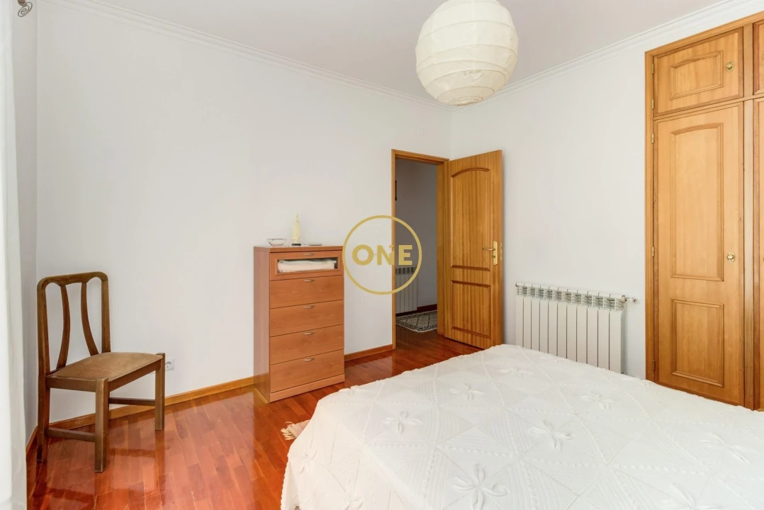 Moradia T4 para Venda em Ramada e Caneças Foto 16