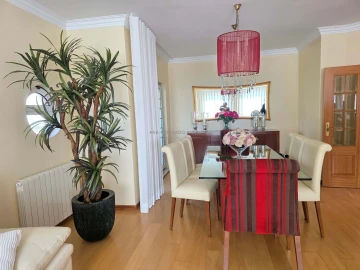 Apartamento T3 para Arrendamento em Agualva e Mira-Sintra