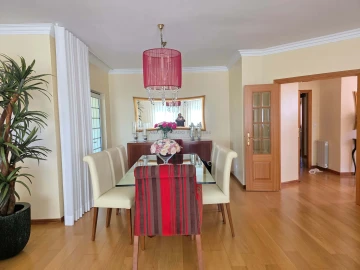 Apartamento T3 para Arrendamento em Agualva e Mira-Sintra
