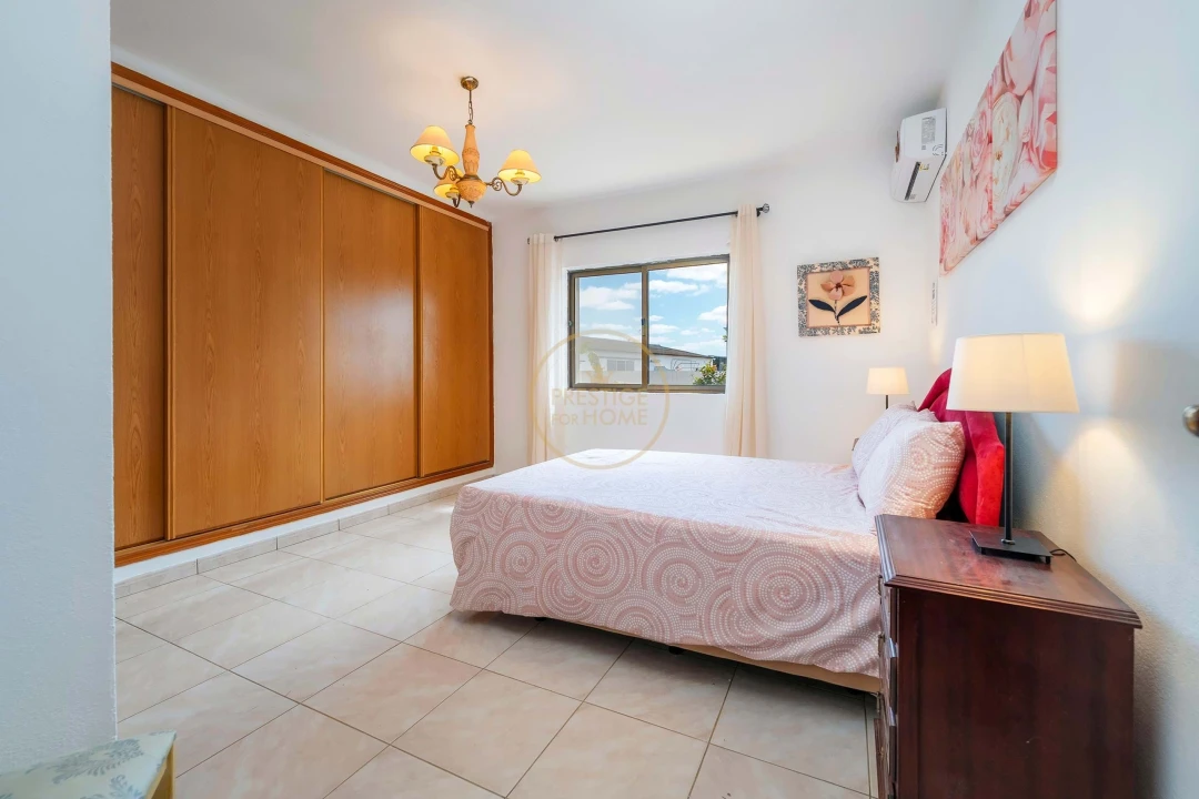 Moradia T4 para Arrendamento férias em Quarteira Foto 25