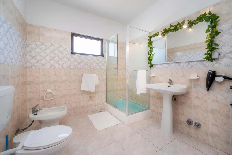 Moradia T4 para Arrendamento férias em Quarteira Foto 41