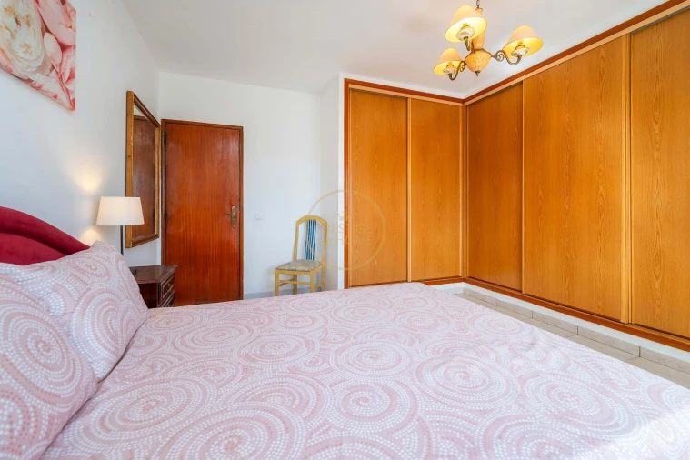 Moradia T4 para Arrendamento férias em Quarteira Foto 28