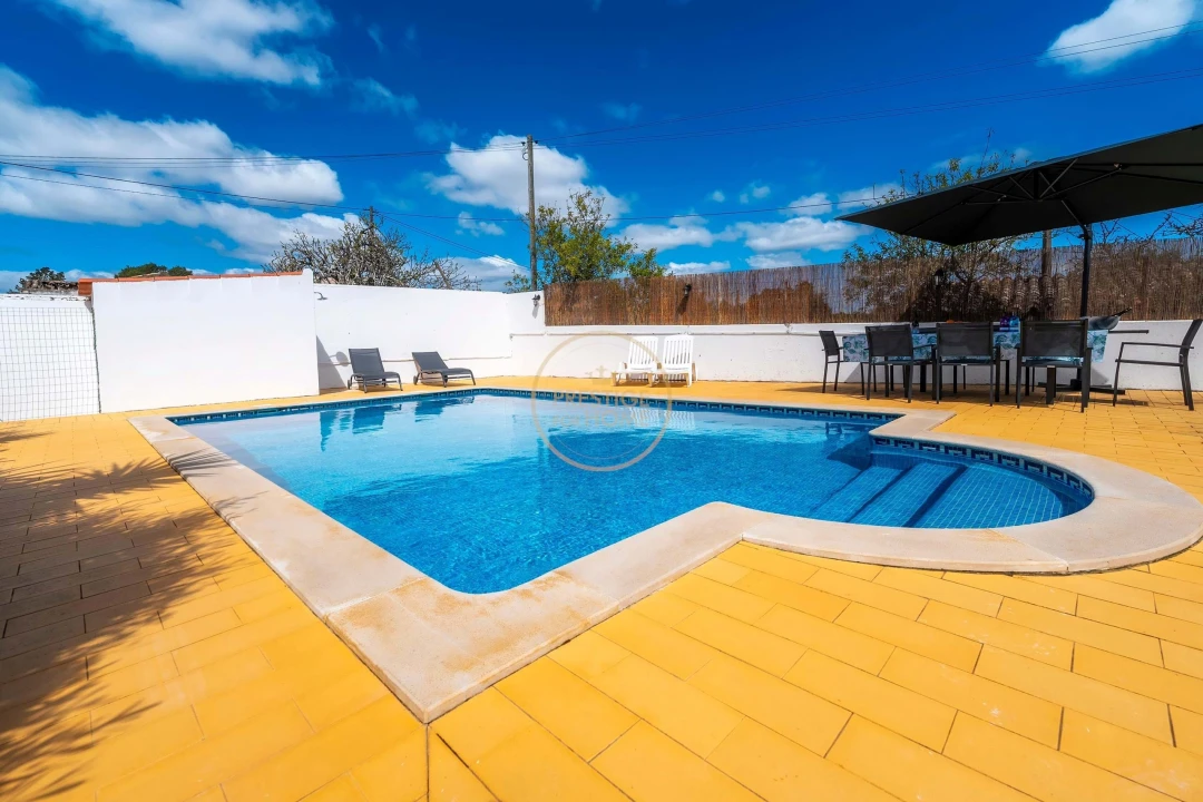 Moradia T4 para Arrendamento férias em Quarteira Foto 3