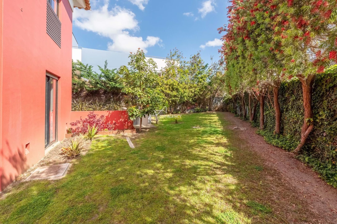 Moradia T4 para Venda em Cascais e Estoril Foto 32