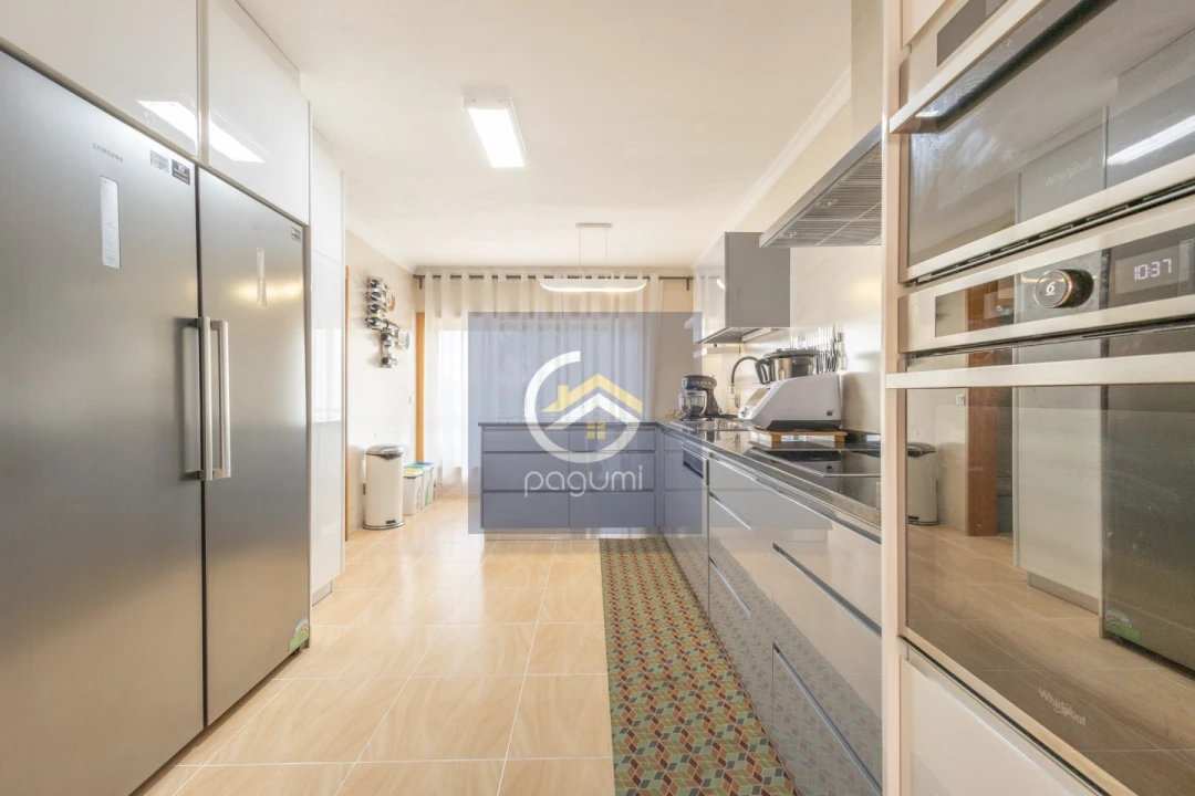 Moradia T3 para Venda em Lodares Foto 2