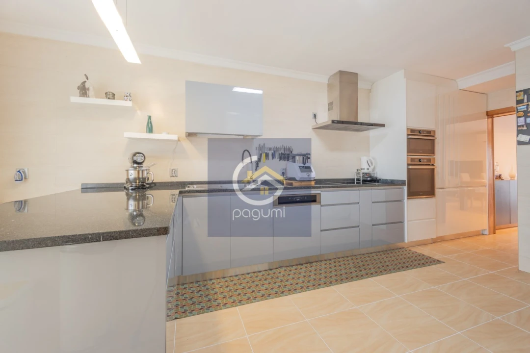 Moradia T3 para Venda em Lodares Foto 3