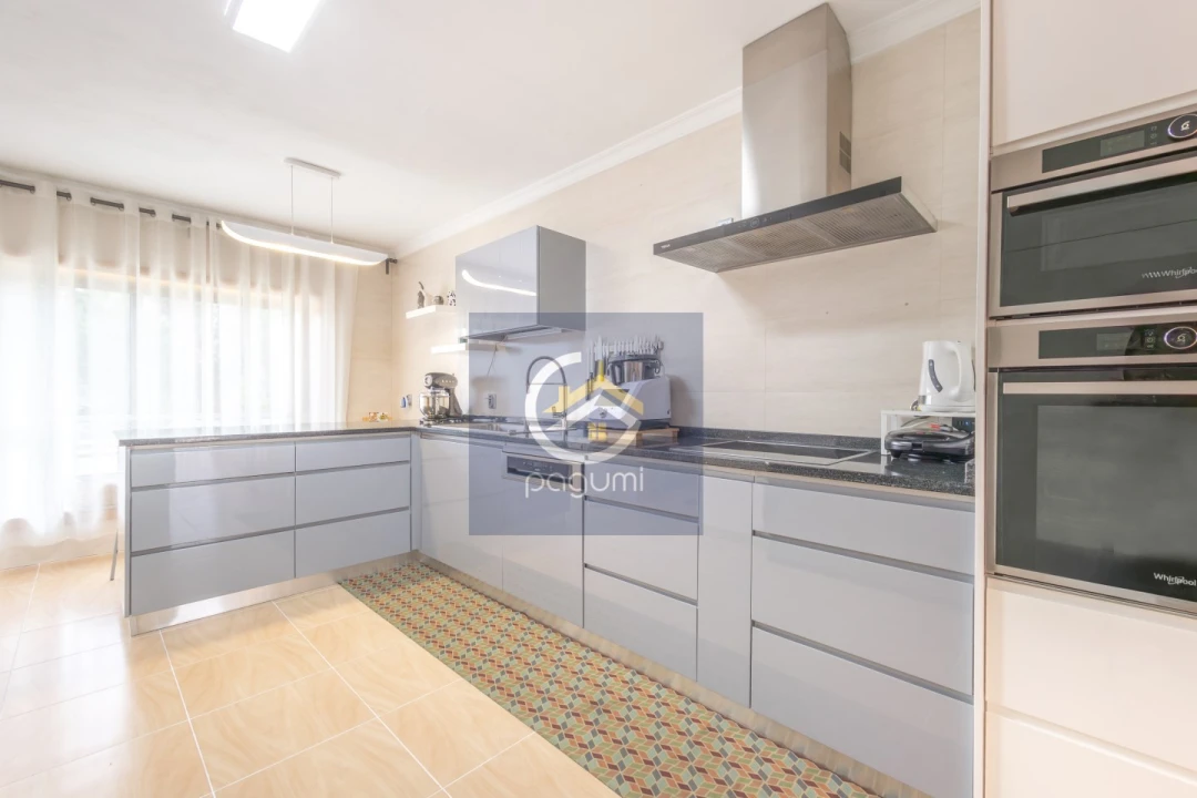 Moradia T3 para Venda em Lodares Foto 1